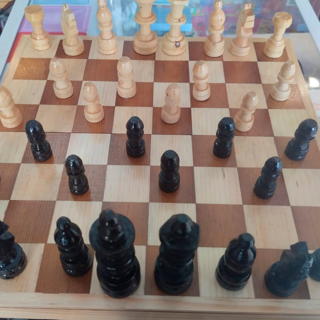 AJEDREZ ARTESANAL MADERA 30 CM